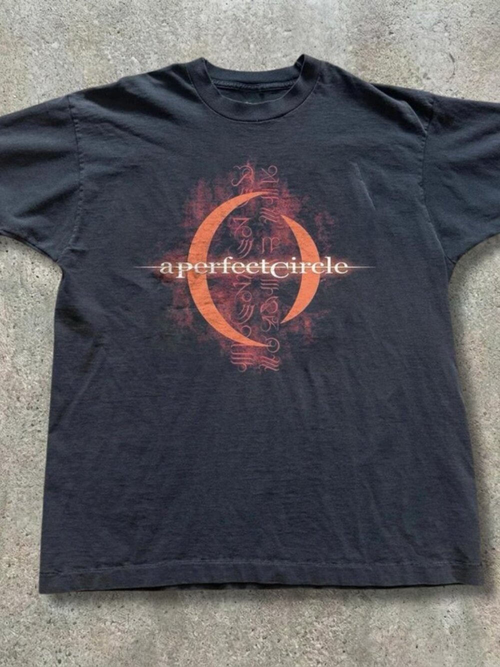 Artsy A perfect Circle Graphic T-shirt